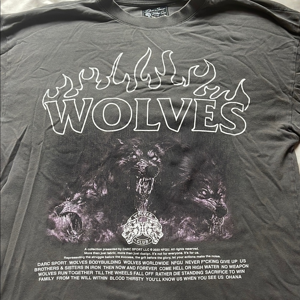 Wolves Graphic Men or Women’s gym shirt